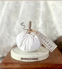 Load image into Gallery viewer, Tiny Chenille Pumpkins
