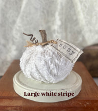 Load image into Gallery viewer, Tiny Chenille Pumpkins
